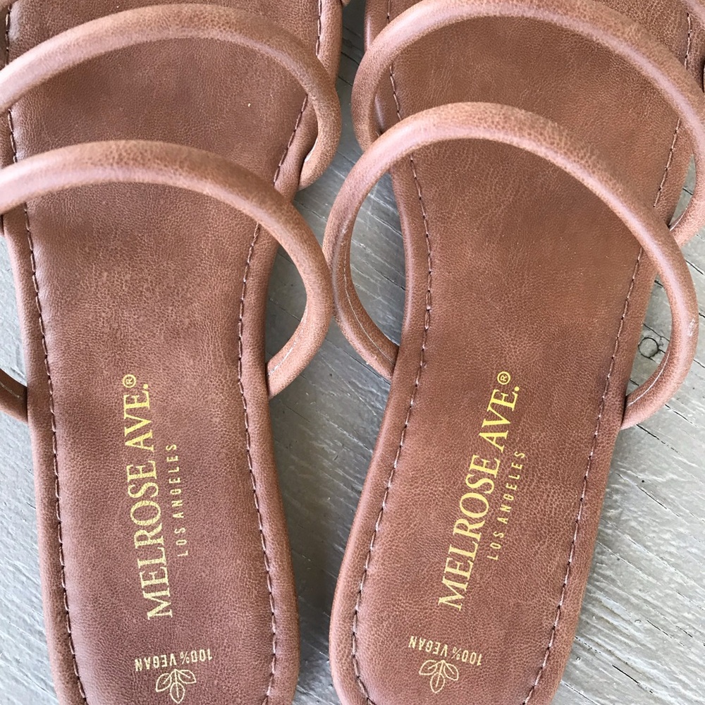 Melrose Ave sandal size 12 Brown Three Strap, 100% Vegan. Barely Worn Like New - Picture 3 of 8